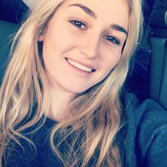 Meet your Posher, Chelsea - Picture 1 of 1